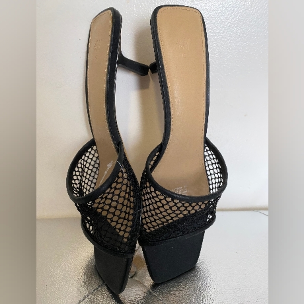 Sandals - Picture 9 of 10